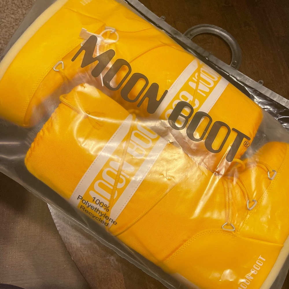 Moon Boots